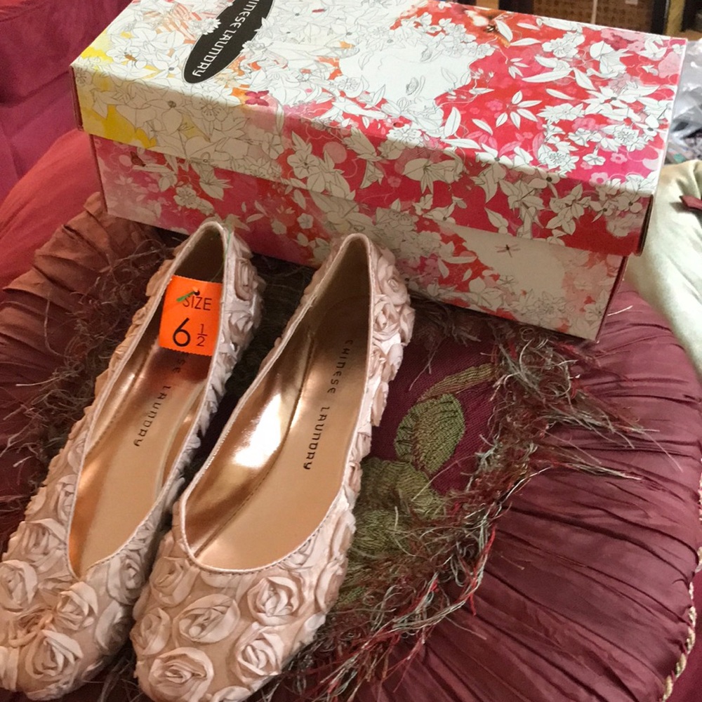 NWT Chinese Laundry  flats shoes size 6 1/2 M In original box